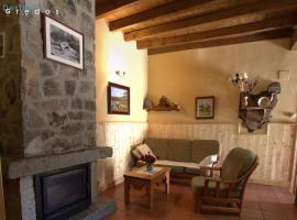 Casa Rural Valdeascas，位于纳瓦雷东达德格雷多斯的酒店