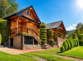 Vacaciones en Cuenca, quédate en Picota Cucho una encantadora quinta VIP con jacuzzi, turco, zona BBQ a 10km del centro de la ciudad - 20 huéspedes - 3 habitaciones，位于昆卡的酒店