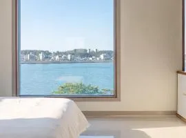 Daebudo (Yeongheungdo) Dunia Spa Pension