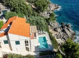 Villa Toma by Villas Guide