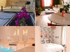 Jungle Room avec jacuzzi privé, rétro-projecteur, jardin & terrain de pétanque