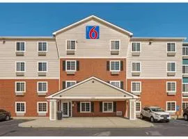 Motel 6 Suites Cincinnati Sharonville, OH