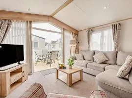 Vivian Lodge 2 Bedroom New Forest Holiday Home Hoburne Bashley
