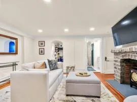 Garden Level 2 bed 2 bath Apartment in Historic District