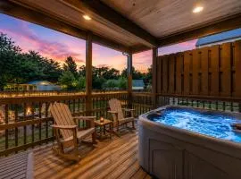 Sleeps 12! Hot Tub! Arcade! 3 King Suites!