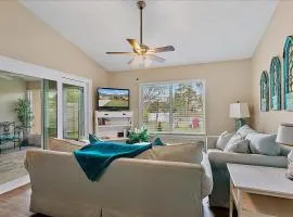Malibu Cottage on Lake Mandarin - WIFI FIRE PIT