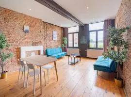 Riverfront apartment for 9-guests