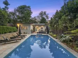 Poolside 3BR Coastal Retreat in Avalon Beach