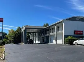 Econo Lodge Forest City