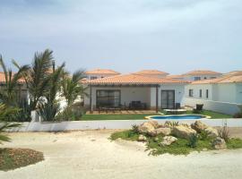 Luxury 4 Bedroom Oceanfront Villa at 5 Star Tortuga Hotel, Santa Maria with pool，位于圣玛丽亚的酒店