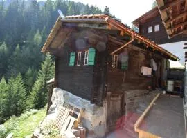 Holiday Home in Binntal near Lengtal Deck