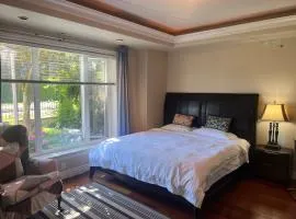 Two-bedroom lucky en-suite with private entrance and bathroom in close to YVR Richmond
