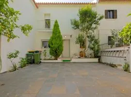 Twin Room in Shared House in Belém