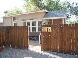 Petroglyph Point Cabin #17，位于摩押的酒店