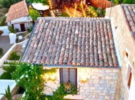 LA DIMORA DI PIETRA - Madonie Suite & Garden - Luxury Exclusive Villa with Heated Outdoor SPA & Private Park