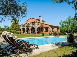 Ideal villa in Peralada with private pool and garden