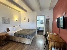 Highlander Room 7 Private Room near Route 66