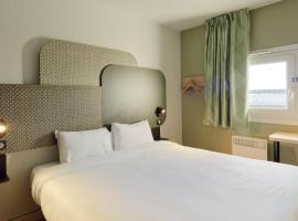 B&B HOTEL Cergy Pierrelaye 3 étoiles，位于皮耶尔莱的酒店