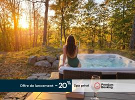 Chalet Luméo Private SPA, Golf & carling Lake，位于Brownsburg的酒店