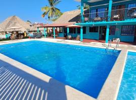 Hotel La Cueva Del Pirata，位于卡西塔斯的酒店