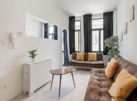 Modern 1BR Stay for 7 in Antwerp
