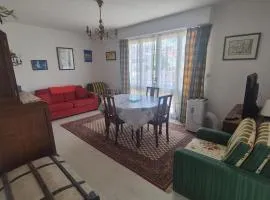 Appartement central et balcon - 4 pers. - FR-1-879-46