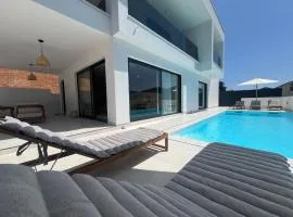 Villa Artemis III