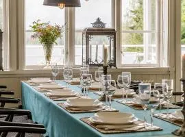 Historic lakeside villa - sauna, ski, boat, 20 guests