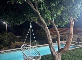 Casa CADI - Refúgio na Natureza em Proença-a-Nova，位于新普罗恩萨的酒店