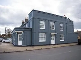 Luxury Waterfront 2 Bedroom House