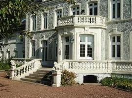 Château Des Tourelles，位于勒瓦斯特的酒店