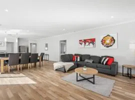 Family Stay Near Wineries & Cuddly Animal Farm