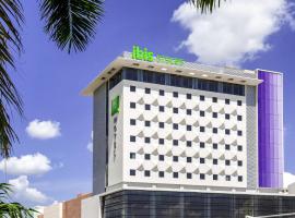 Ibis Styles Merida Galerias，位于梅里达的酒店