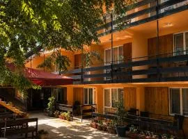 Family Hotel Yulian