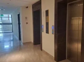 Zameen Aurum Gulberg, Luxury Apartment by MG