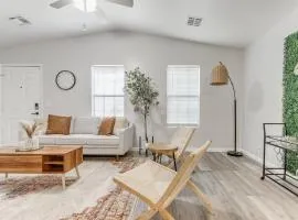 Oak & Elm 2BR King & Queen Edmond, OK