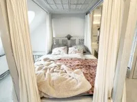 Romantic Old Town Studio
