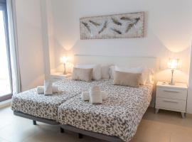 Royal Suites Estepona by Croma，位于埃斯特波纳的酒店