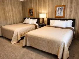 Room 21-2 Queen Suite-Woodland Motor Lodge