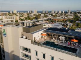 Holiday Inn & Suites Sunshine Coast by IHG，位于玛志洛的酒店