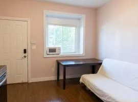 Cozy 1BR Burnaby Retreat Near Metrotown
