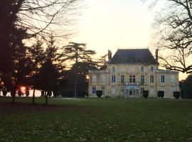 Chateau de Varennes-Vauzelles，位于瓦雷讷沃泽勒的酒店