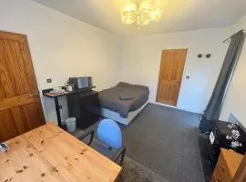 Studio sleeps 2 with Parking