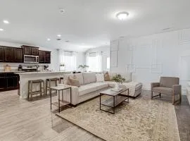 A Serene Oasis! 4-bedrooms!