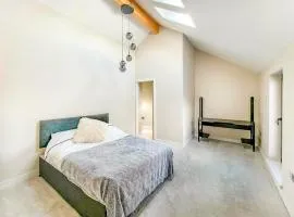 Own Room & En-suite in Wakefield in stunning House