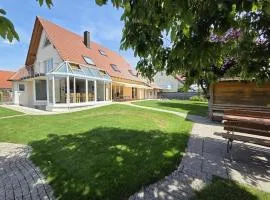 Haus mit großem Garten und Terrasse zur Mitbenutzung