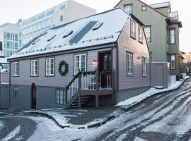 雷克雅未克宝藏住宿加早餐酒店，位于雷克雅未克The Parliament House附近的酒店