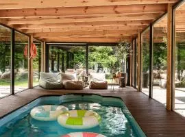 Polana Słowikowa 5 star -domek w górach z całorocznym, podgrzewanym, zadaszonym basenem i z jacuzzi, sauna, basen, plaża, 30 arowy ogród z lasem