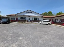 Siesta Roadside Inn & Suites Kingston
