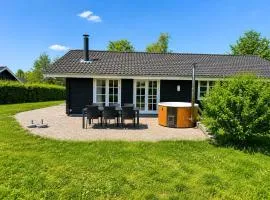 Lovely Cottage With Secluded Garden